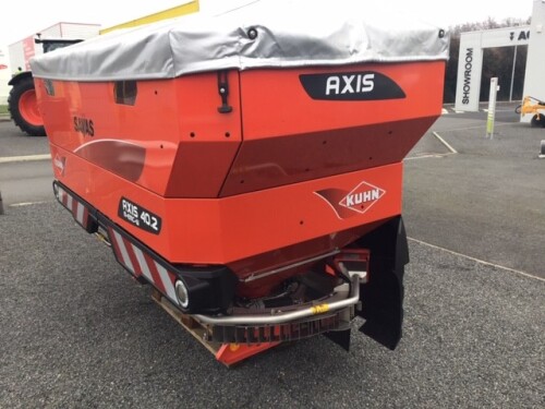AXIS 40.2 M-EMC Kuhn Epandage