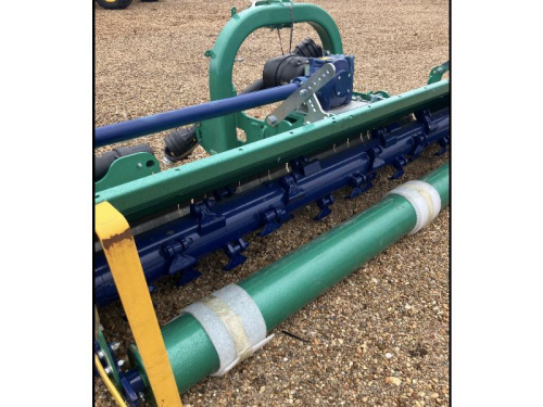 MASTER FIELD 310 Desvoys Broyeur axe horizontal